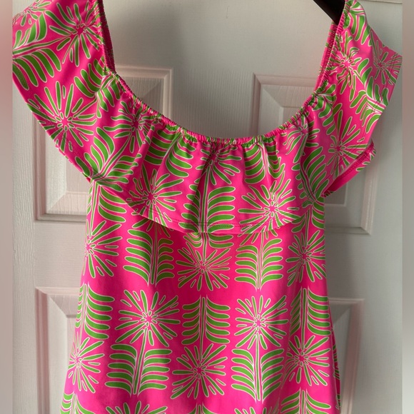 Fun summer top - Picture 1 of 3